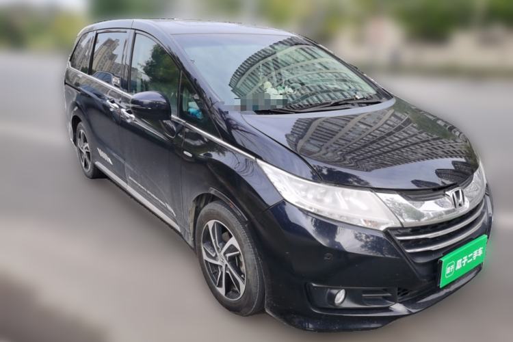 Used Honda Odyssey 2015 Updated Version 2.4L Smart Edition Front Right 45 Deg