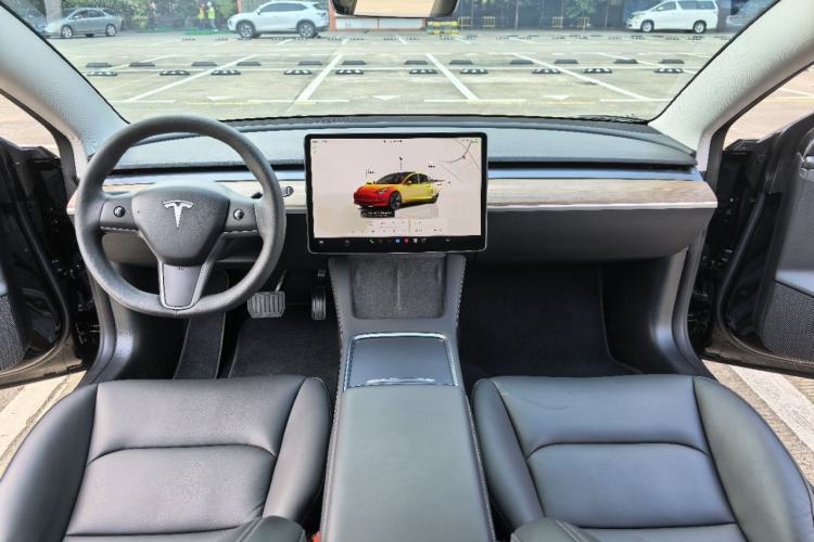 Used Tesla Model 3 2022 Rear-Wheel-Drive Version Interior 2