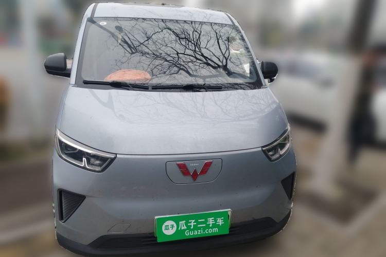 Used Wuling Yangguang 2024 300KM Comfort Version Passenger Van 75kW
