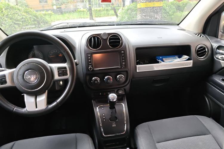 Used Jeep Compass 2013 2.4L four-wheel-drive sport version