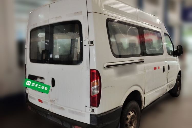 Used SAIC MAXUS Xintu V80 2012 2.5T Mid-Roof Value-Added Logistics Version A Rear Right 45 Deg