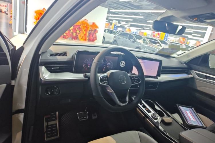 Used Volkswagen Tavendor 2023 380TSI Four-Wheel Drive R-Line Cruise Edition Center Console