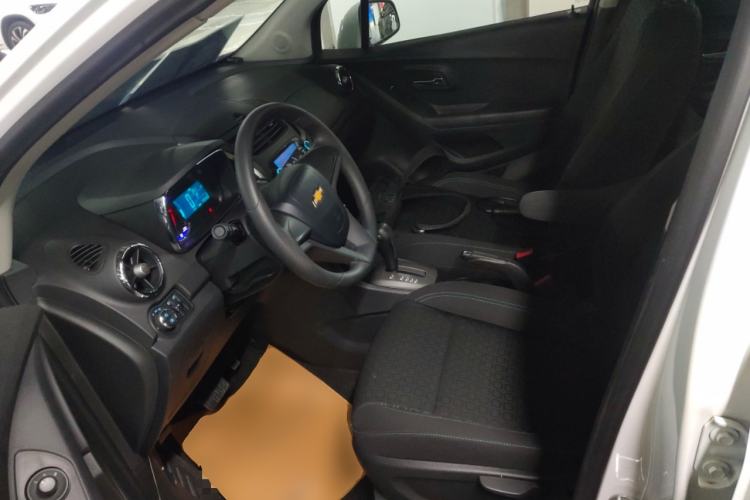 Used Chevrolet Trax 2016 1.4T Automatic Two-Wheel Drive Comfort Version with Sunroof
