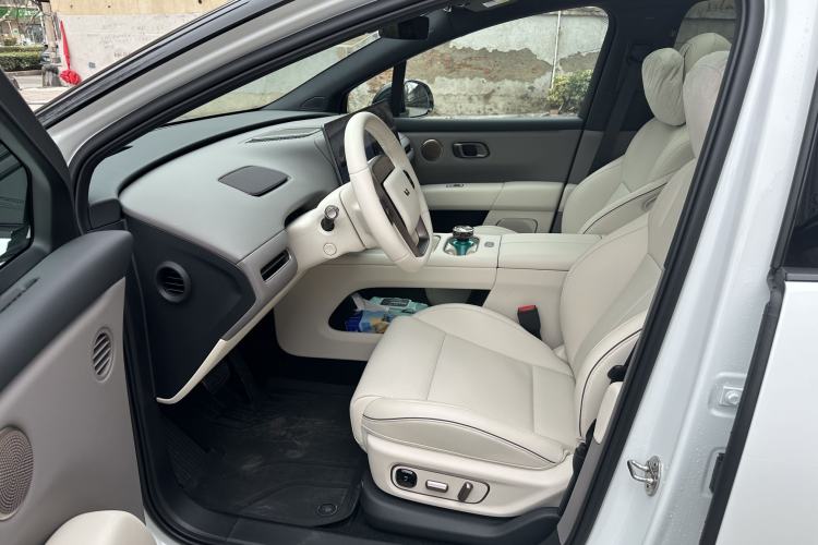 Used Li Auto Li Auto i6 2025 Model Two-Wheel-Drive Standard Type
