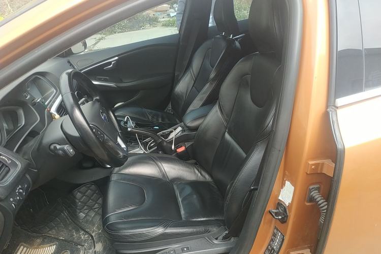 Used Volvo V40 2013 2.0T Zhiya Edition