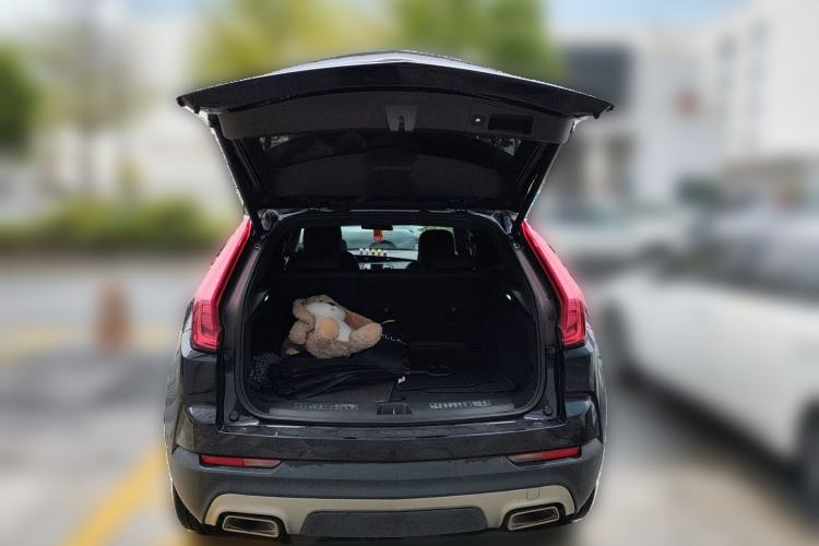 Used Cadillac XT4 2021 28T Two-Wheel Drive Luxury Version Trunk