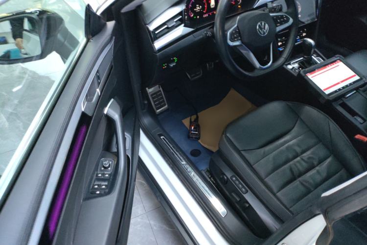 Used Volkswagen FAW-Volkswagen CC 2024 Estate Car 380TSI Hunter's Heart Edition Driver Seat