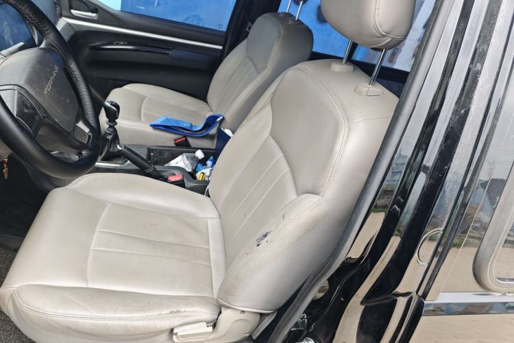 Used FORTHING Lingzhi 2024 M5L 1.5T Manual Base Model 7 Seats