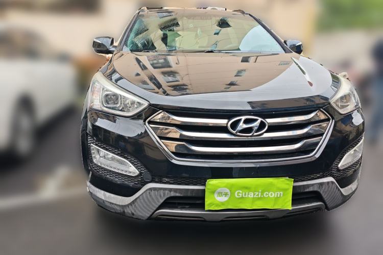 Used Hyundai Santa Fe 2013 2.4L Automatic 4x4 Smart Version Front