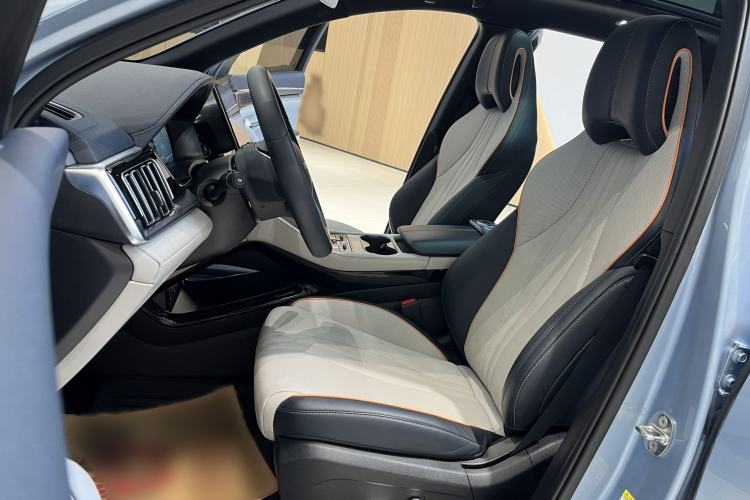 Used BYD Song PLUS New Energy 2024 HONOR Edition DM-i 110km Flagship PLUS
