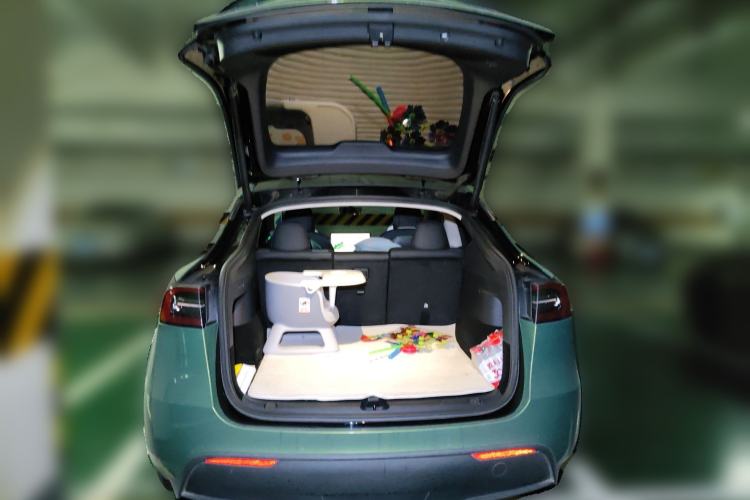 Used Tesla Model Y 2021 Long-Range All-Wheel-Drive Version
