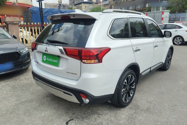 Used Mitsubishi Outlander 2020 2.0L Two-Wheel Drive Comfort Edition 5 Seats Rear Right 45 Deg
