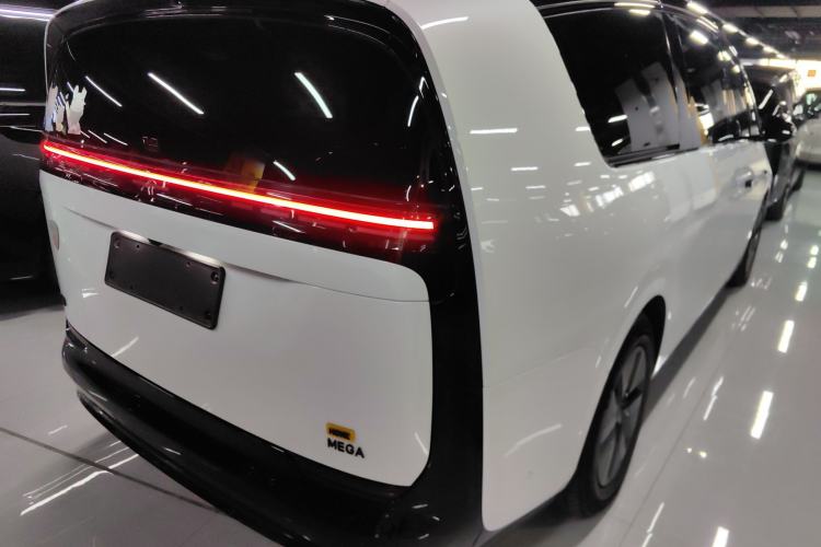 Used Li Auto MEGA 2025 Home Family Special Edition