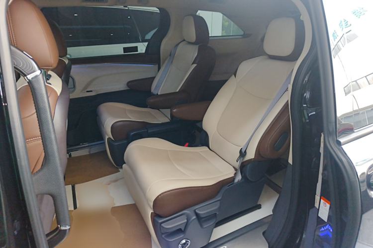 Used Toyota Granvia 2022 2.5L Hybrid Premium Edition Left Rear Seat