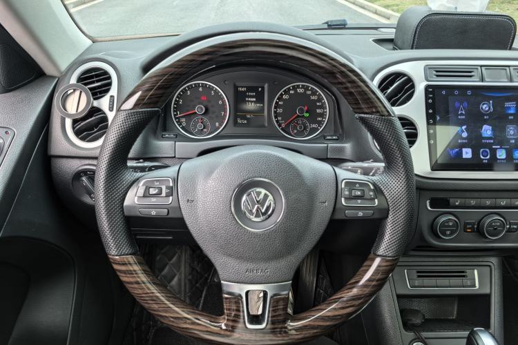 Used Volkswagen Tiguan 2015 1.8TSI Automatic Two-Wheel Drive Luxury Model Interior 3