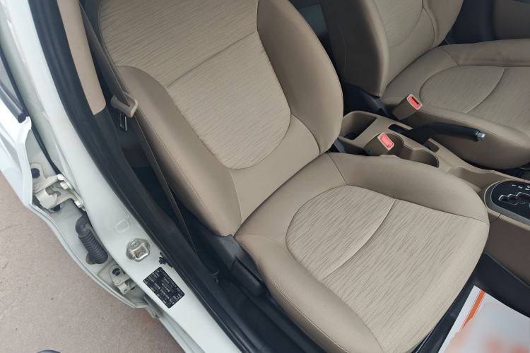 Used Hyundai Verna (older generation) 2014 1.4L Automatic Smart GLS Right Front Seat