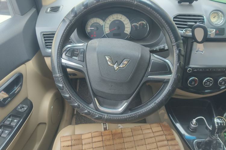 Used Wuling Hongguang 2014 1.5L S Luxury Model