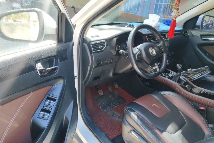 Used Dongfeng Fengon 580 2016 1.5T Manual Luxury Edition Driver Seat