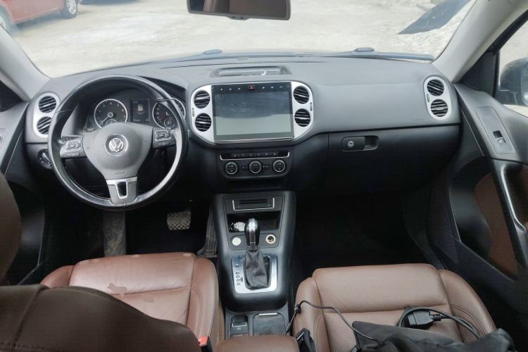 Used Volkswagen Tiguan 2015 1.8TSI Automatic Two-Wheel Drive Luxury Model Center Console