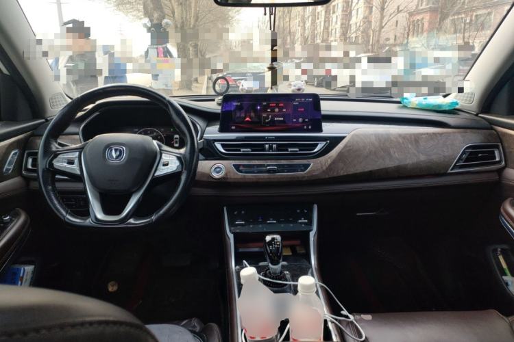 Used CHANGAN CS75 2018 280T Automatic Luxury Edition China V Standard Center Console