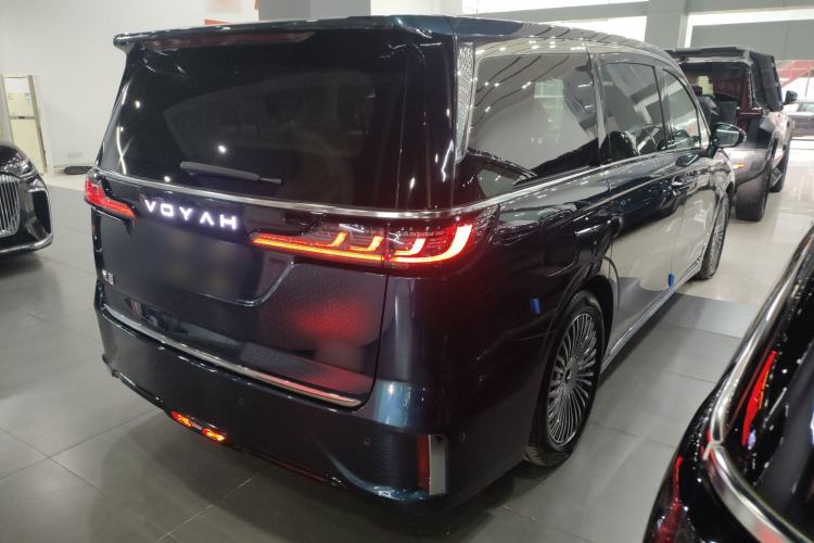 Used VOYAH Dream 2025 PHEV Four-Wheel-Drive Flagship Kunpeng Edition Rear Right 45 Deg