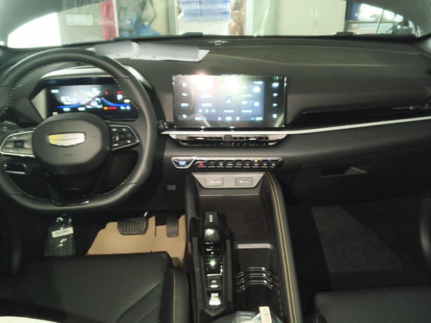 Geely Auto Coolray 2025 Bin Yue L 1.5TD DCT Beyond Edition — снимка 12