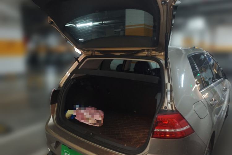 Used Volkswagen Golf 2016 230TSI Automatic Luxury Version Trunk