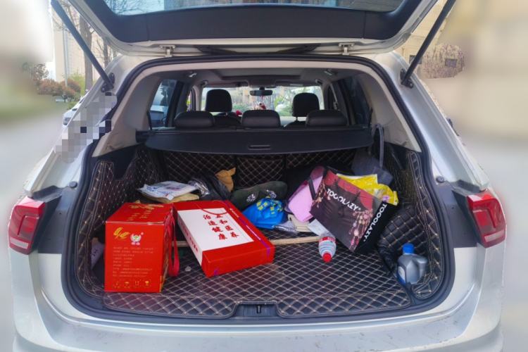 Used Volkswagen Tiguan L 2017 330TSI Automatic Two-Wheel Drive Luxury Edition Trunk