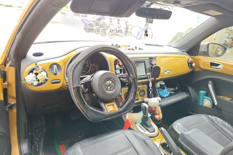 Used Volkswagen Beetle 2017 180TSI Dune Off-Road Edition Center Console