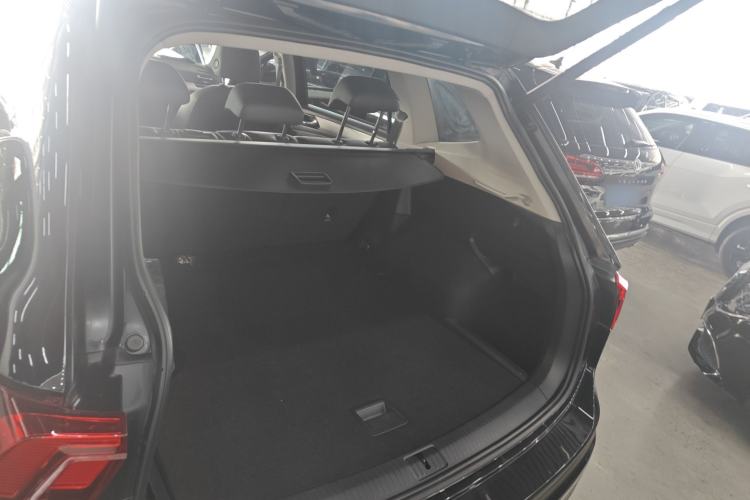 Used Volkswagen Tiguan L 2019 Revised 330TSI Automatic Two-Wheel Drive Smart & Luxury Edition China VI Standard