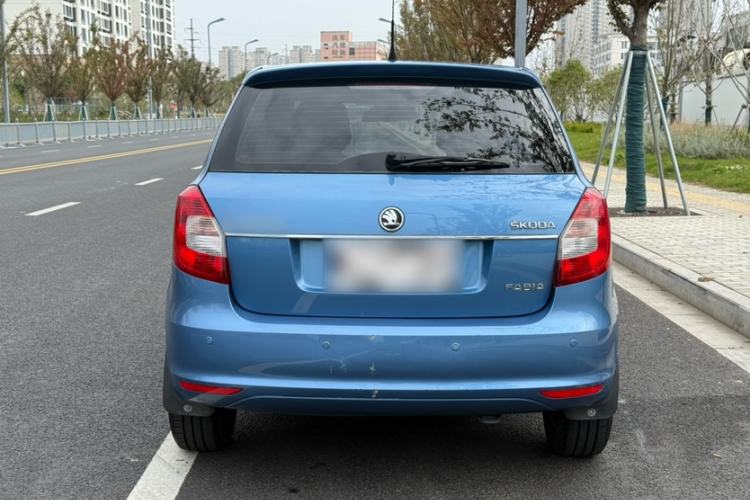 Used Skoda Fabia 2014 1.4L Automatic Crystal Edition
