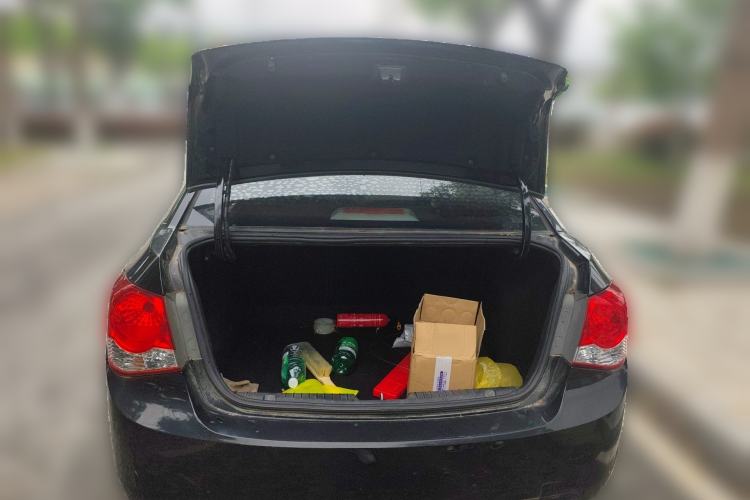 Used Chevrolet Cruze 2013 1.6L SL Sunroof Edition MT Trunk