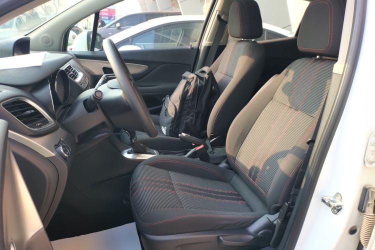 Used Buick Encore 2015 1.4T Automatic Two-Wheel Drive Urban Elite Version
