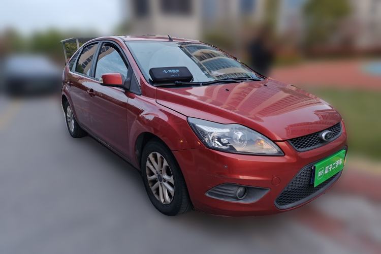 Used Ford Focus 2013 Hatchback Classic 1.8L Automatic Base Model Front Right 45 Deg