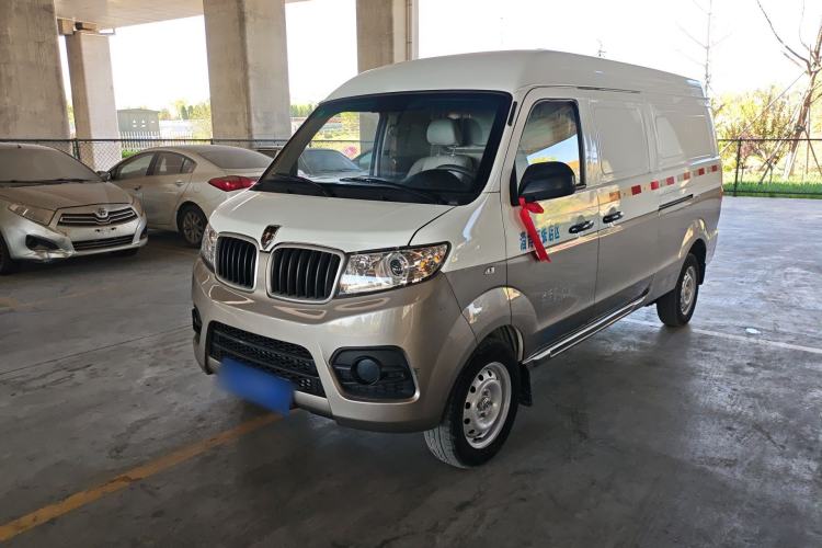 Used Jinbei New Hiace X30L 2022 1.5L Super Enjoyment Edition Air-Conditioning-Free Van China VI Standard SWC15M
