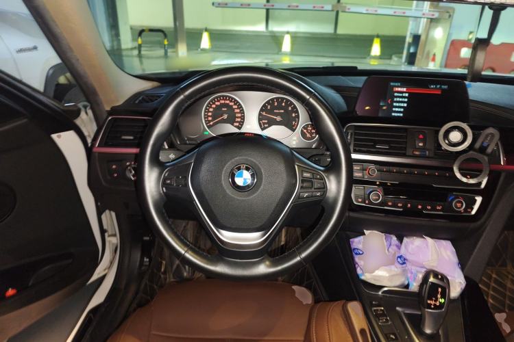 Used BMW 3 Series 2018 320Li Fashion Model Steering Wheel