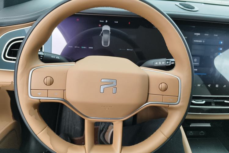 Used Rising R7 2023 Rear-Drive Screen King Edition
