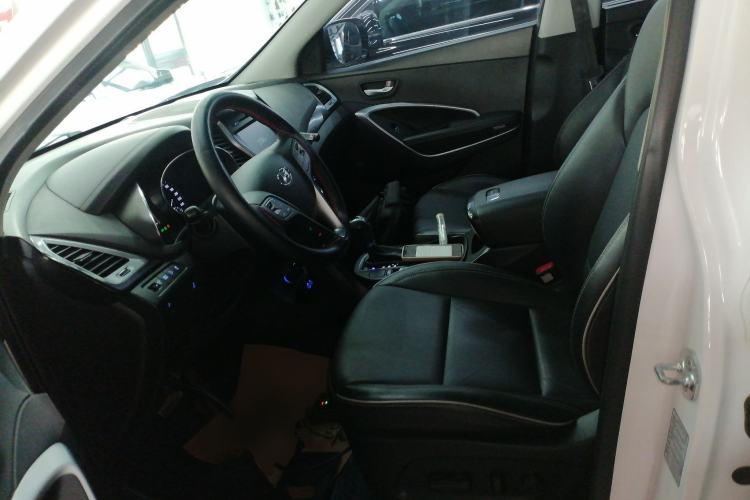 Used Hyundai Santa Fe 2017 2.0T Automatic All-Wheel Drive Smart 7-Seater Left Front Seat