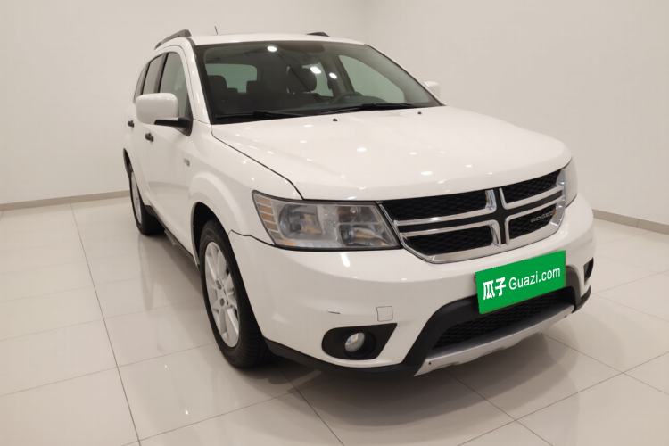 Used Dodge Journey 2013 2.4L Two-Wheel Drive Luxury Version Exterior 2
