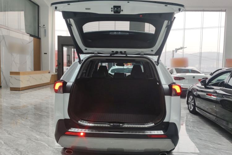 Used Toyota RAV4 2023 2.0L CVT Two-Wheel Drive Fashion Plus Edition
