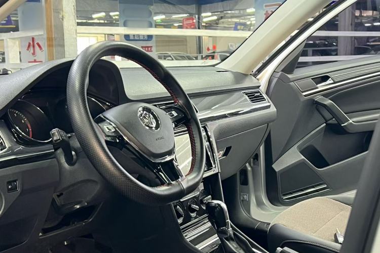 Used Volkswagen C-TREK 2017 230TSI DSG Comfort Version