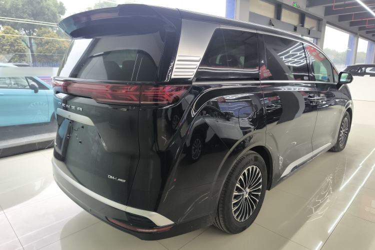 Used Denza D9 2024 DM-i 980 Four-Wheel Drive Flagship Model