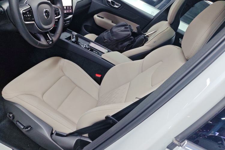 Used Volvo XC60 2026 B5 4x4 Smart Luxury Edition