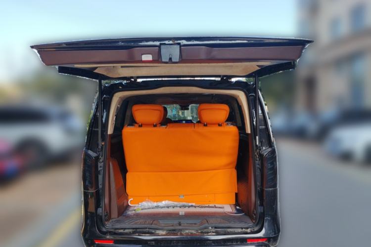 Used Mercedes-Benz Vito 2018 2.0T Elite Version 7 Seats China VI Emission Standard
