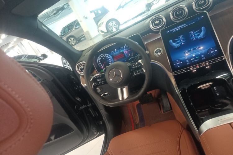 Used Mercedes-Benz GLC 2023 GLC 300 L 4MATIC Dynamic 7-Seater Steering Wheel