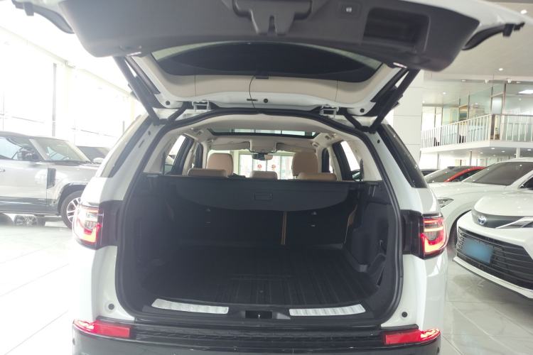 Used Land Rover Discovery Sport 2024 Performance Tech Edition Trunk