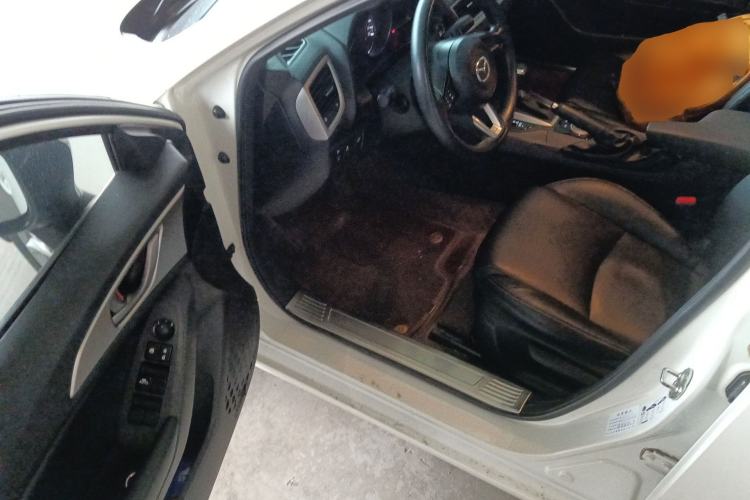 Used Mazda 3 Axela 2017 Sedan 1.5L Automatic Comfort Model Emission Standard China V Driver Seat