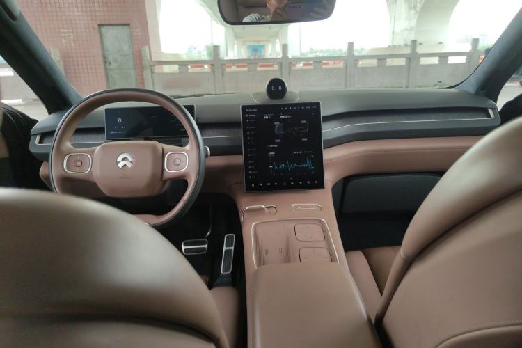 Used Nio ES8 2023 100kWh Center Console