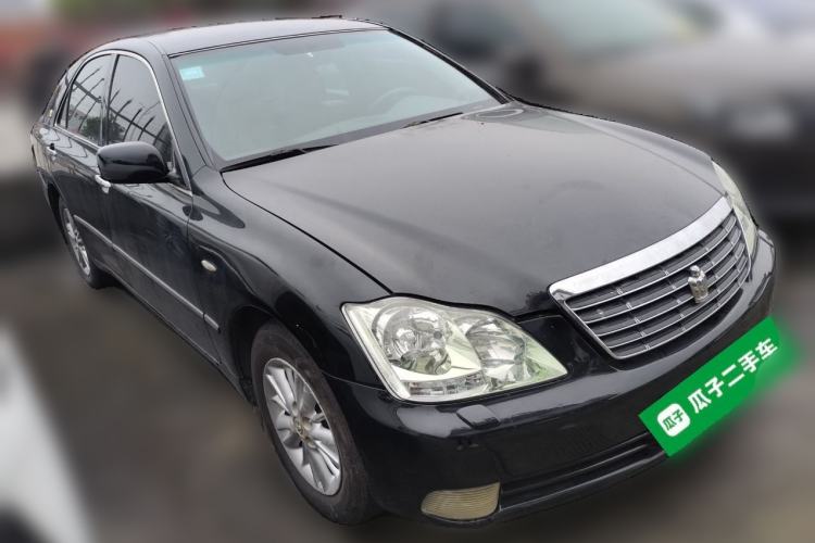 Used Toyota Crown 2006 2.5L Royal Leather Edition Front Right 45 Deg