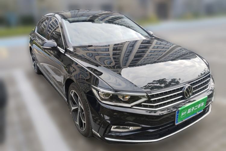 Used Volkswagen Magotan 2025 Zhongxiang Version 330TSI DSG Luxury Edition